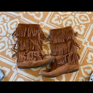 Minnetonka fringe boots